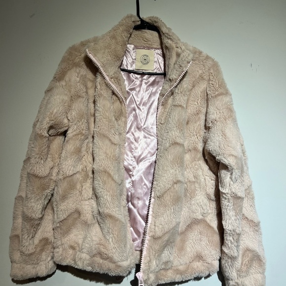 Urban Outfitters Cream Fur Jacket - Size M - Picture 7 of 7